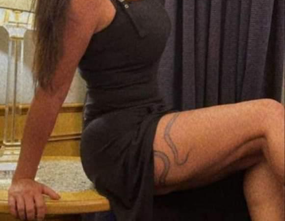 وشم الافعى للفنانة تولين بكري يثير جدلا مع اطلالتها المكشوفة 