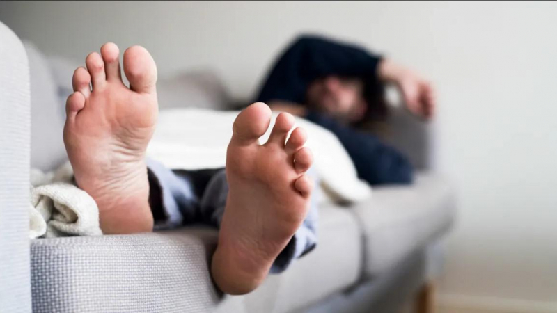 ماذا يحدث في أثناء خدر (تنميل) القدم؟