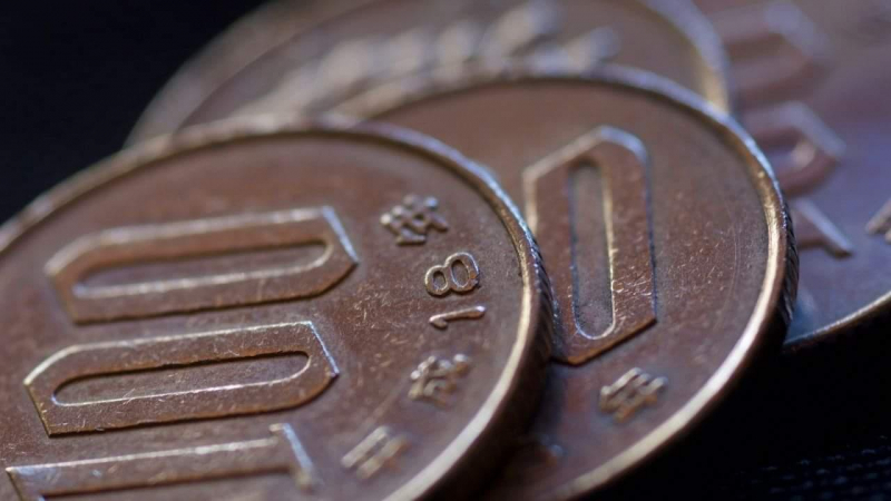 الدولار الأمريكي يتخطى 115 ين للمرة الأولى منذ 4 سنوات