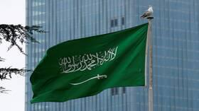 صندوق الثروة السيادي السعودي يبيع 5.01% في شركة الاتصالات السعودية