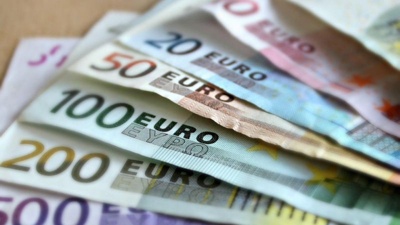 "وجوه أوروبية مشهورة على عملة اليورو" .. البنك المركزي الأوروبي يخطط لإعادة تصميم اليورو