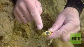 علماء آثار إسرائيليون يعثرون على كنوز في مياه المتوسط (صور)