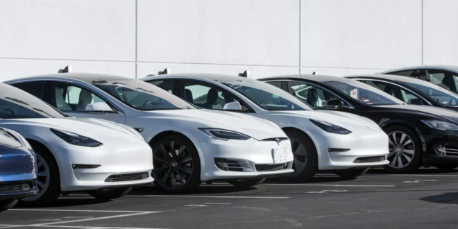الأعطال الفنية في سيارات Tesla تدفع الشركة لسحب نصف مليون سيارة تقريباً