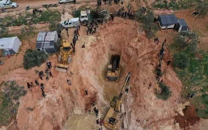 بث مباشر لحظة انقاذ الطفل ريان من البئر