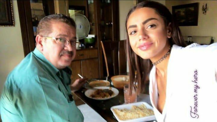 شمس الملا ترد على متابعين انتقدوا عودتها لنشاطها بعد وفاة والدها