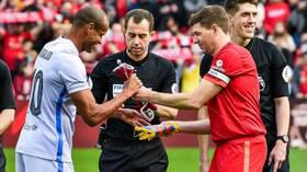 شاهد .. فوز أساطير برشلونة على أساطير ليفربول داخل الأنفيلد