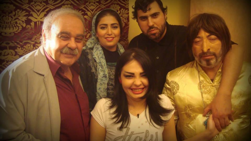 برنامج كذبة بيضا…. كيف تقنع نفسك بأنك تضحك الناس