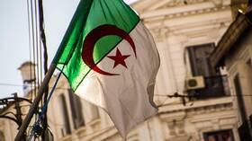 الجزائر.. النيابة العامة تطالب بتشديد العقوبات ضد وزير العدل السابق ورجل أعمال