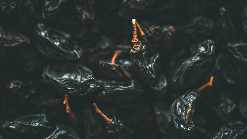 فوائد الزبيب الأسود تقيك من أمراض متعددة 