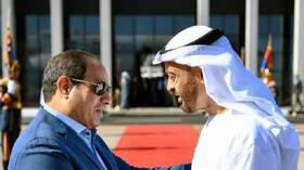 الرئيس المصري يلتقي الشيخ محمد بن زايد في أبوظبي ويقدم العزاء في وفاة الشيخ خليفة