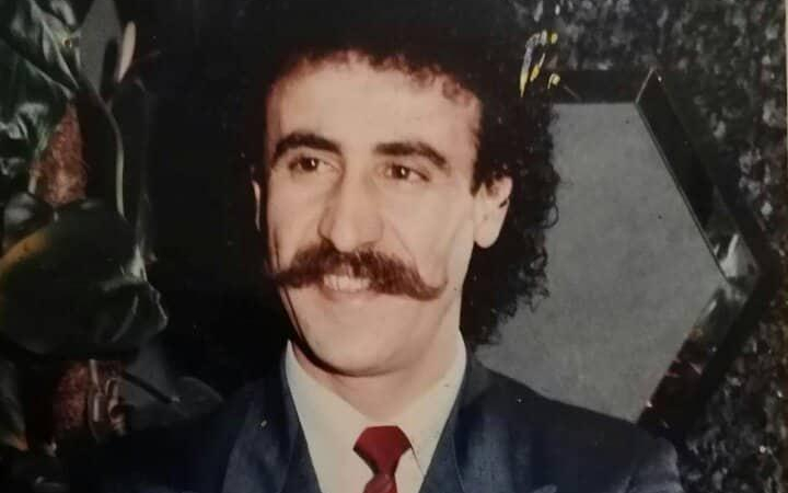 عصام سليمان الشهير بلقب بهلول.. 4000 طفل حضروا جنازته وغنّوا له