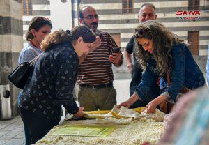 (رسل الحرير) في خان أسعد باشا بدمشق