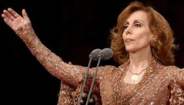 أحدث ظهور لفيروز برفقة ولديها زياد وهلي الرحباني.. والأخير حديث الجمهور (صور) -