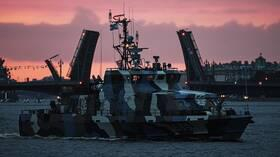 روسيا تجهز لتزويد سلاح البحرية بزوارق عسكرية سريعة