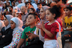 حضور مميز للفلكلور السوري في رابع أيام معرض الزهور