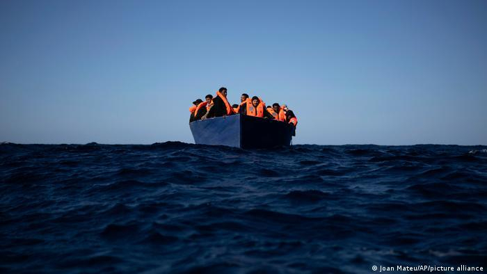 يهاجر سنويا آلاف المصريين بطرق غير قانونية عبر مياه البحر الأبيض المتوسط 