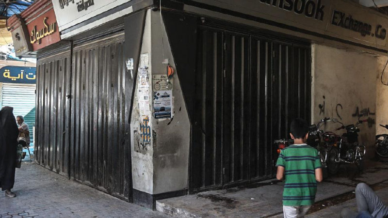 الجولاني يفرض ضرائب جديدة على الحوالات الخارجية في إدلب لدعم تنظيمه وإرهابييه