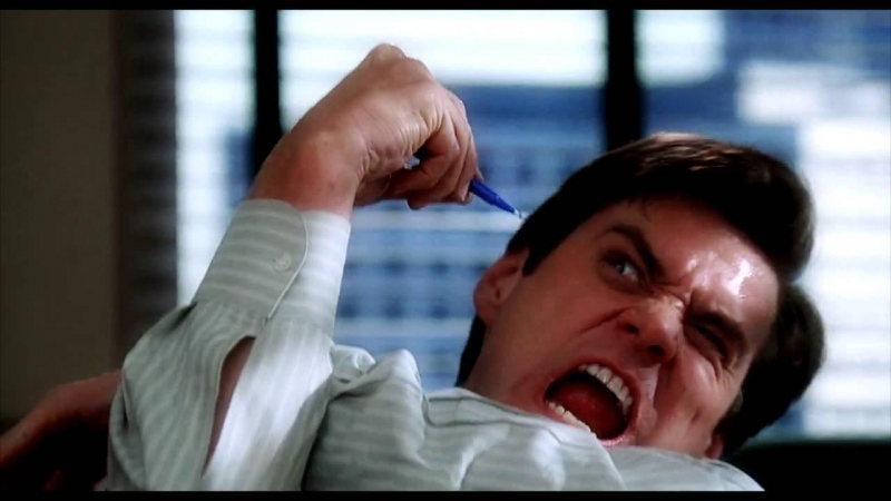 حركات اليد الغريبة تكون خارجة عن سيطرة الشخص