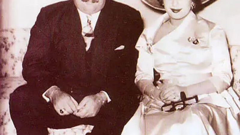 قصة الملكة ناريمان: تركت خطيبها وعارضت