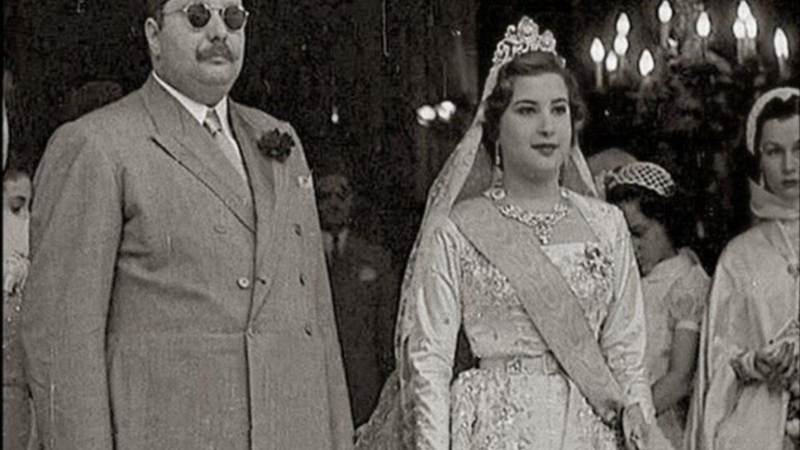 قصة الملكة ناريمان: تركت خطيبها وعارضت والدها لتتزوج من الملك فاروق.. قبل أن تخلعه وتتزوج غيره بعد ان تخلى عن العرش