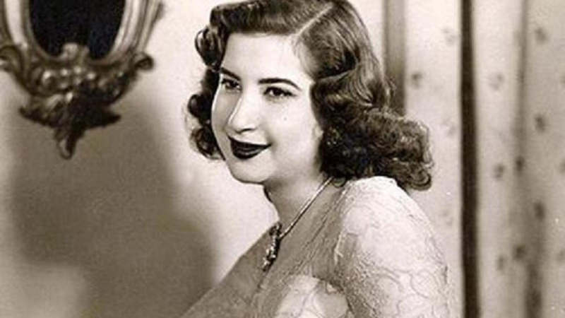 قصة الملكة ناريمان: تركت خطيبها وعارضت والدها لتتزوج من الملك فاروق.. قبل أن تخلعه وتتزوج غيره بعد ان تخلى عن العرش