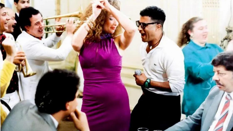 بعد 32 عاما.. مخرج فيلم “كابوريا” يتهم الراحل أحمد زكي بالكذب