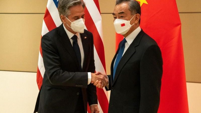 وزيرا خارجية الصين وأمريكا يجتمعان لاحتواء التوترات بشأن قضية تايوان
