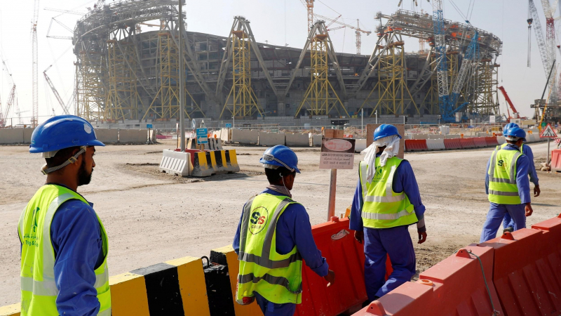 القسم الأكبر من شكاوى العمال المهاجرين في قطر يتعلق بأجور غير مدفوعة