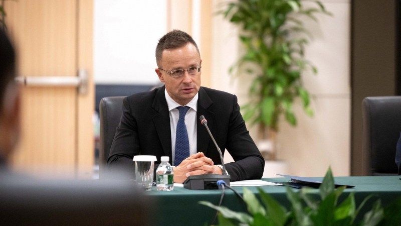  وزير خارجية هنغاريا يعلن استئناف إمدادات النفط إلى بلاده عبر خط أنابيب 
