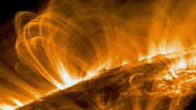 بقعة شمسية ضخمة ومخفية تفجر توهجا هائلا من الفئة X  وقد تكون الأرض قريبا 