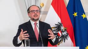 النمسا تدعو الاتحاد الأوروبي لعدم الخطأ بحظر إصدار التأشيرات للروس
