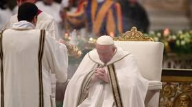 بابا الفاتيكان يوضح تصريحاته بشأن المثلية الجنسية والخطيئة