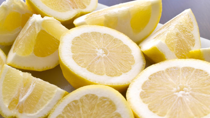 الليمون وفوائده في علاج الغثيان