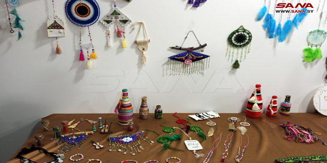 معرض للأعمال اليدوية في ثقافي القامشلي