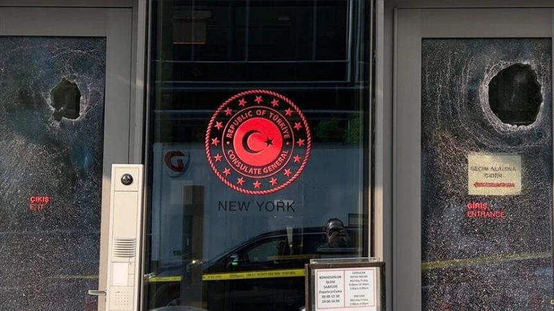 نيويورك..  مجهول يعتدي على مبنى 