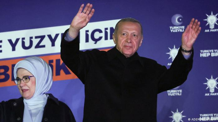 رغم أن أردوغان لم يحصل على الأغلبية المطلقة في الانتخابات الرئاسية، إلا أنه حزبه ضمن الأغلبية في البرلمان