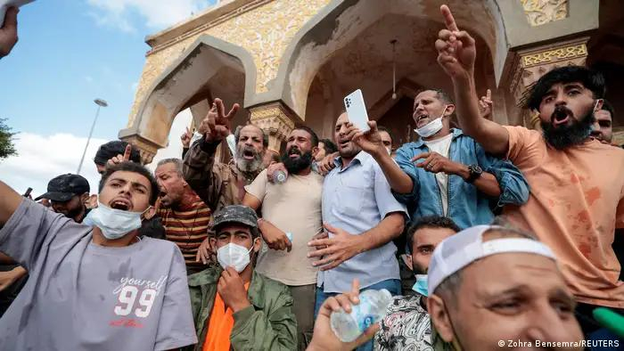 ناجون من كارثة الفيضانات في درنة يحتجون ضد المسؤولين الليبيين - 18/09/2023