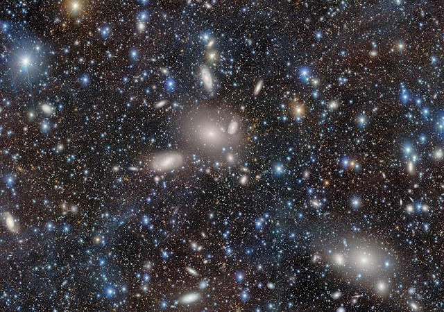 صورة من موقع أصدقاء ناسا لمجرة عنقود أنتيلا (انسبلاش).jpg