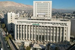 حاكم مصرف سوريا المركزي: عودة سوريا للنظام المالي العالمي وفتح أبواب التجارة أمام المواطنين 