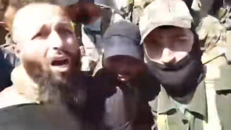 فيديوهات توثق انتهاكات والداخلية تحذّر: لا تهاون مع أي تجاوز