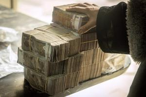  تراجع طفيف في قيمة الليرة السورية وسط تفاؤل بتحسن اقتصادي مرتقب