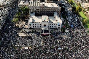 عام على سقوط نظام الأسد: سوريا تدخل مرحلة جديدة من الإعمار والانفتاح الاقتصادي