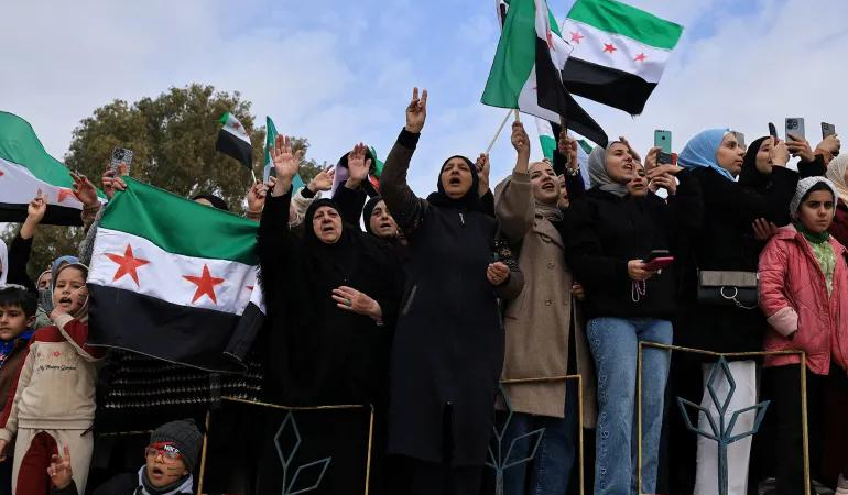 دراسة: بناء البيئة الآمنة في سوريا يحتاج مؤسسات شفافة ومشاركة للنساء والشباب