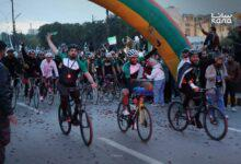 فيديو صادم لزوجة تُجبَر على تقبيل قدم “حماتها” يثير غضب في سوريا