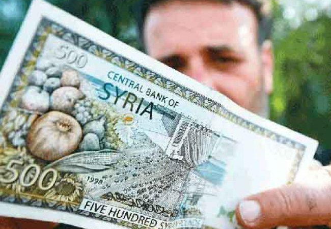 حاكم المركزي: تغيرات سعر الصرف سببها عوامل نفسية بعد طرح الليرة الجديدة