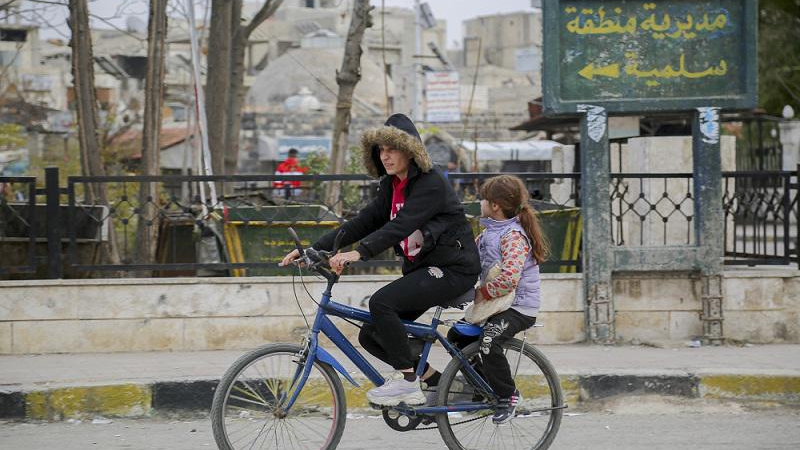 الجهر بالإفطار يثير الجدل في سلمية بعد توقيف موظفة داخل العدلية