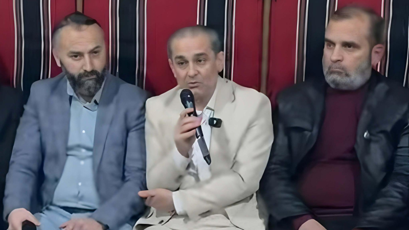 مدير صحة حماة يهدد باستبدال الكوادر: بخلي الكوادر تستقيل وبجيب بدالها!