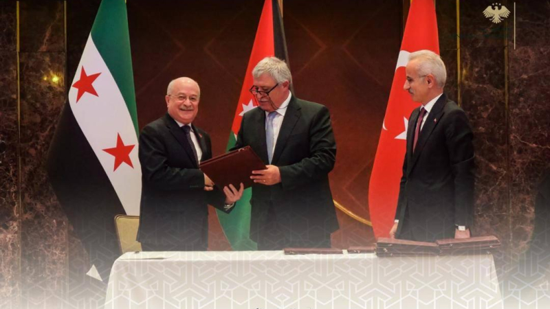 سوريا والأردن وتركيا تبحث تعزيز التعاون في النقل وتوقّع مذكرة تفاهم في عمّان