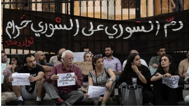 دعوة لاعتصام صامت في دمشق في يوم الاستقلال .. للمطالبة بمؤتمر تأسيسي جامع