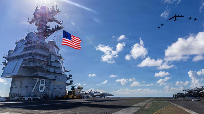 AFP__20251114__2246181095__v6__HighRes__GeraldRFordCarrierStrikeGroupAndUSAirForceB5.jpg